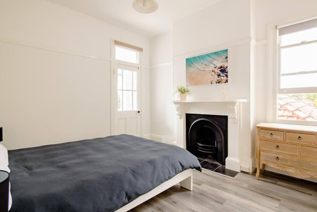 Holiday home Beautiful & Ultra Convenient 4-bdrm Terrace